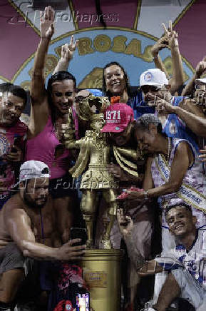 Rosas de Ouro é campeã do Carnaval de SP 2025