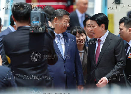 Chinese President Xi Jinping visits Vietnam