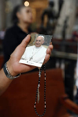 Feligreses de México rezan por el eterno descanso del papa Francisco