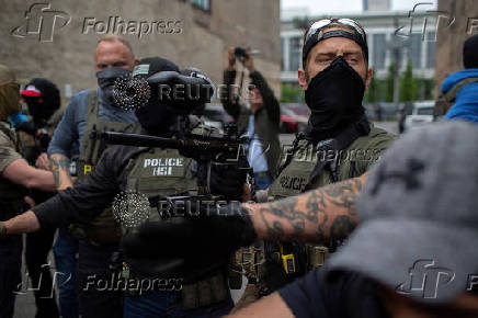 Federal agents make immigration arrests in Chicago