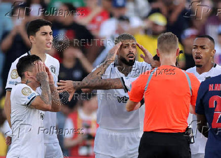 FIFA Club World Cup - Group B - Paris St Germain v Botafogo