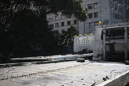 Guinchos fazem protesto no Centro de SP