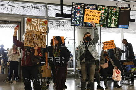 Protest erupts after US detains Palestinian visitors at San Francisco Airport