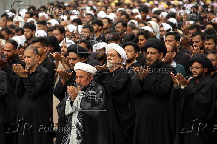 Mourning processions of Shiite Muslims on the eve of Ashura in Karachi