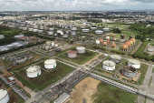 Vista aérea da Refinaria Alberto Pasqualini em Canoas (RS)