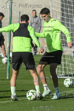 Entrenamiento del Betis previo al encuentro de vuelta ante el Jagiellonia polaco en la Liga Conferencia