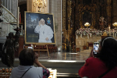 Feligreses de México rezan por el eterno descanso del papa Francisco