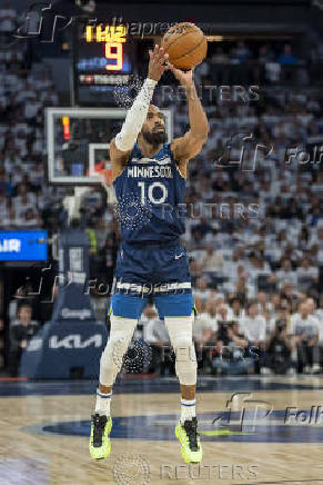 NBA: Playoffs-Golden State Warriors at Minnesota Timberwolves