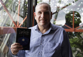 El nicaragüense Ricardo Cuadra publica su primera novela: 'El laberinto de la conciencia'