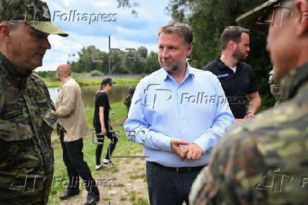 Polish interior minister visits tri-border point near Wlodawa