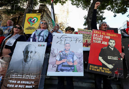 Cape Town activists hold vigil in solidarity with journalists in Gaza