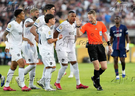 FIFA Club World Cup - Group B - Paris St Germain v Botafogo