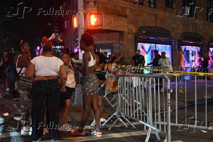 Tiroteio deixa uma pessoa baleada na cabeça e outra com ferimento na perna, perto do Stonewall Inn, em Nova York