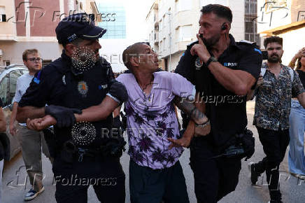 Anti-migrant unrest following attack on elderly man by unknown assailants, in Torre Pacheco