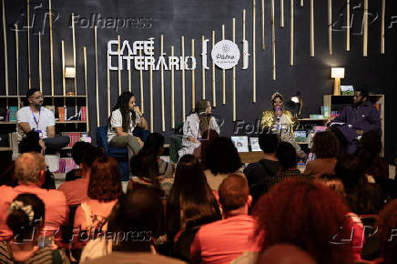 Encontro de escritores com o tema; 'Entre Machado e Hoje