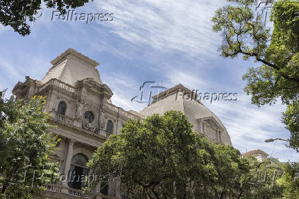 Fachada do Museu Nacional de Belas Artes passa por reforma no centro do Rio