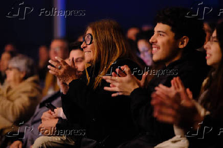 MALUKOS BELEZA ENCANTA COM SHOW INCLUSIVO NO TEATRO DA AMRIGS