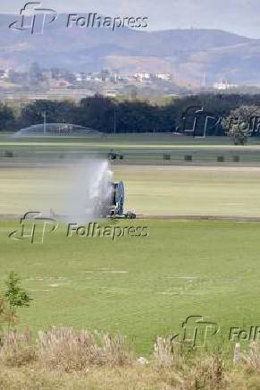Tecnologia leva água às plantações locais