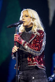 Cantora Paula Toller faz show em SP