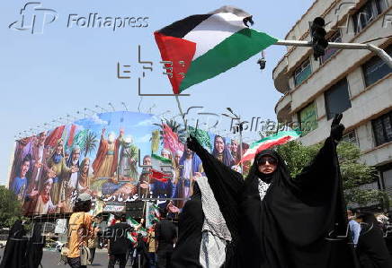 Protests in Tehran following Israeli airstrikes