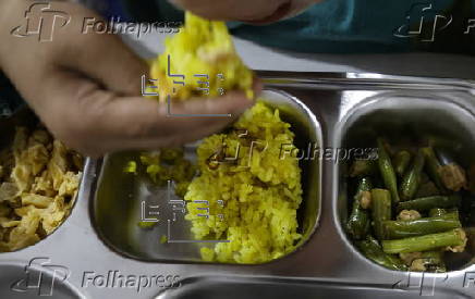 Indonesia government's free meals program continues despite cases of food poisoning