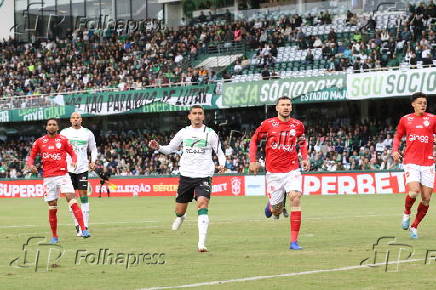 Campeonato brasileiro série b partida entre o coritiba contra o vila nova