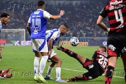 Partida entre cruzeiro e flamengo pelo campeonato brasileiro 2025
