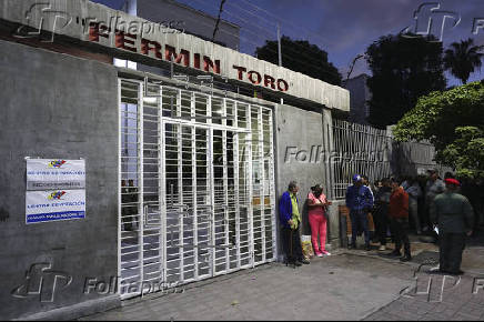 Abren los centros de votación para comicios municipales y consulta popular en Venezuela