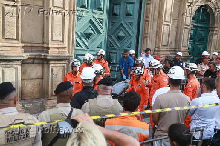 Desabamento de teto de igreja em Salvador