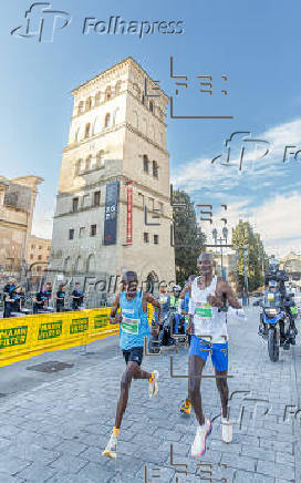El keniano Peter Kariuki y la valenciana Laura Méndez, ganadores del Maratón de Zaragoza