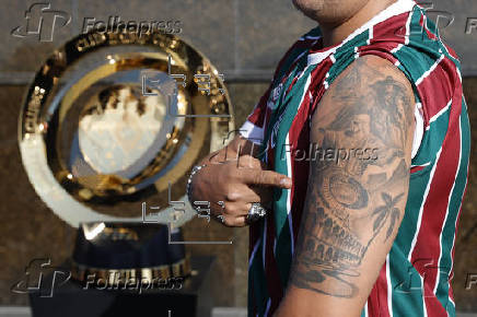 Trofeo de la Copa Mundial de Clubes de la FIFA en el Monumento al Cristo Redentor
