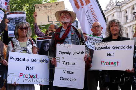 British Jews hand letter to Downing Street calling for Palestinian statehood recognition