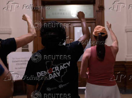 Democratic lawmakers in Texas in redistricting battle