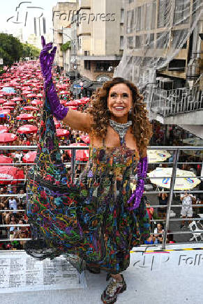Daniela Mercury no Bloco Pipoca da Rainha, na rua da Consolação