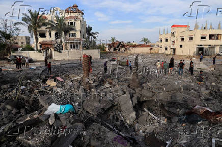 Aftermath of an Israeli strike on a house, in Khan Younis