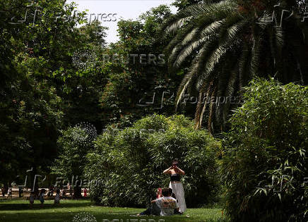 Spain faces unusually high temperatures during the spring