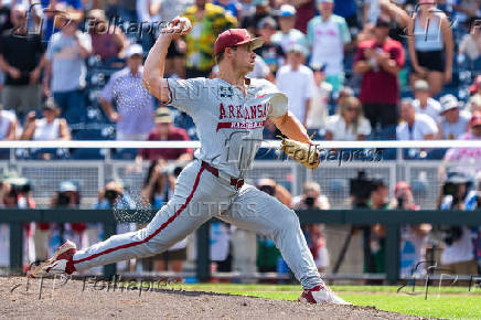 NCAA Baseball: College World Series-Arkansas v Murray State
