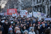Trabajadores argentinos de la salud paran y marchan en reclamo de mejoras salariales