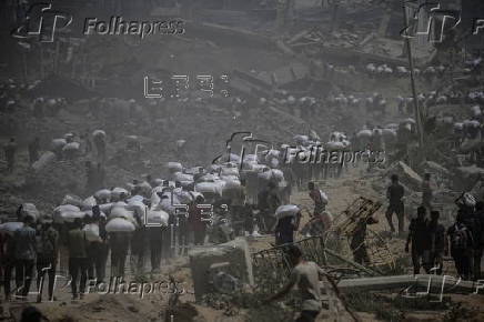 Aid enters Gaza Strip after Israel announces daily pause of hostilities