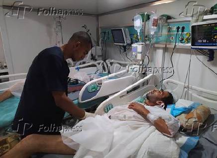 Dias movimentados no hospital de campanha de Saraya, na cidade de Gaza.
