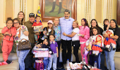 Venezuela recibe a siete de los 31 niños que denuncia como 