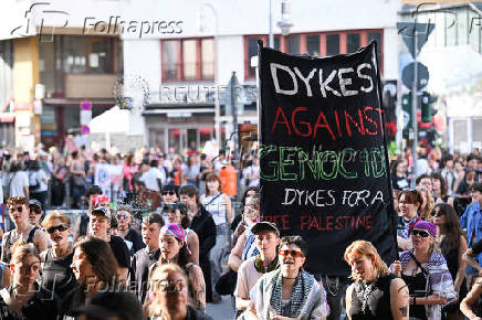 Community Dyke* March in Berlin