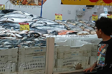 Semana da páscoa, consumidores vão às compras de pescados e frutos do mar