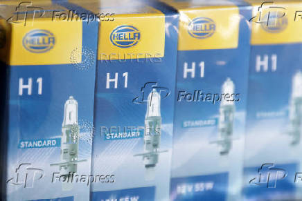 Illustration shows Hella car light bulbs