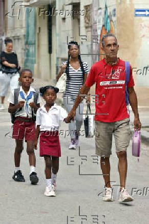La falta de profesores y uniformes marca el inicio del curso escolar 2025-2026 en Cuba