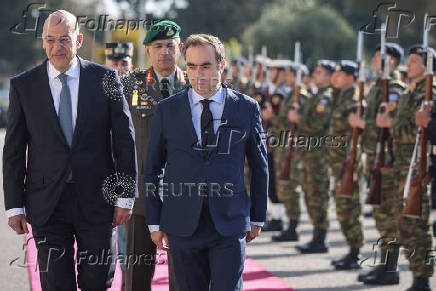 Greek Defense Minister meets his French counterpart in Athens