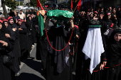 Shi'ite Muslims gather to mark Ashura in Istanbul