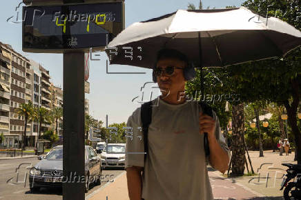 El calor de hasta 42 grados se queda hasta el viernes, cuando llega un leve alivio térmico