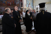 El cardenal Pizzaballa y el patriarca Téofilo entran en Gaza