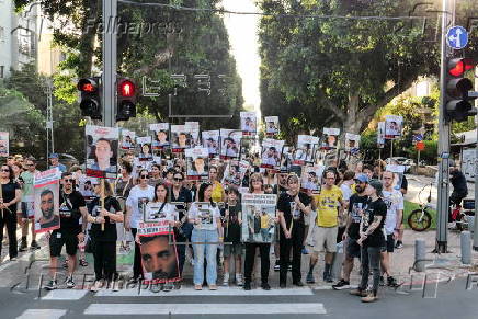 March calling for release of remaining hostages, in Tel Aviv